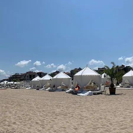 Daire апартамент в Oasis & Spa, Lozenets
